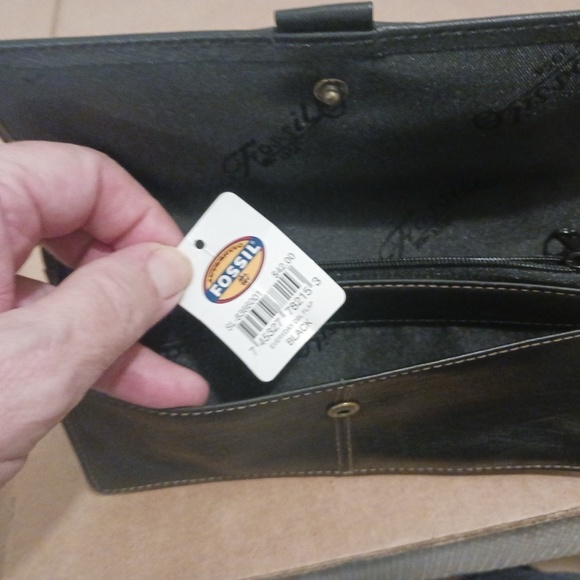 NWT FOSSIL LEATHER WALLET BLACK - Picture 5 of 9